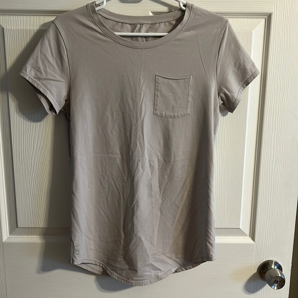 Alpha Forward Women’s Scoop Tee, Stone, Size M
